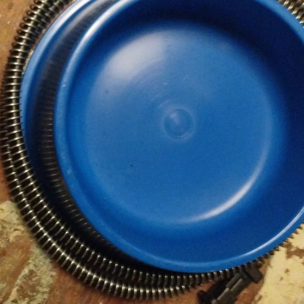 Heated pet bowl blue